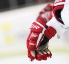 How to Properly Size a Hockey Glove ?